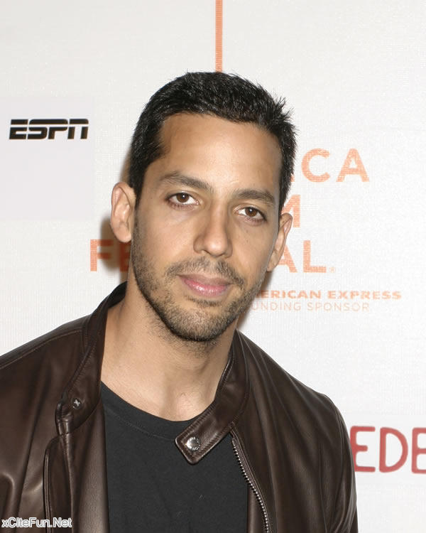David Blaine Breaks World Record For Holding His Breath