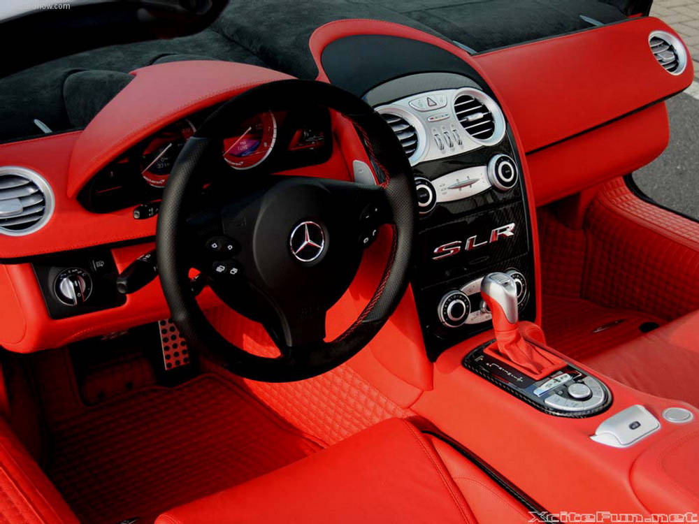 The BRABUS sport steering wheel for the SLR is a sporty and highly 