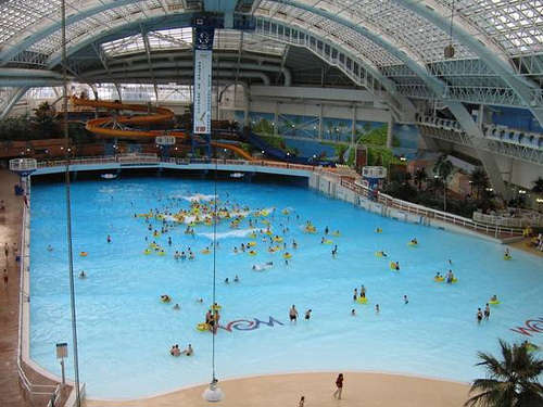 World WaterPark Worlds Largest Indoor Swimming Pool