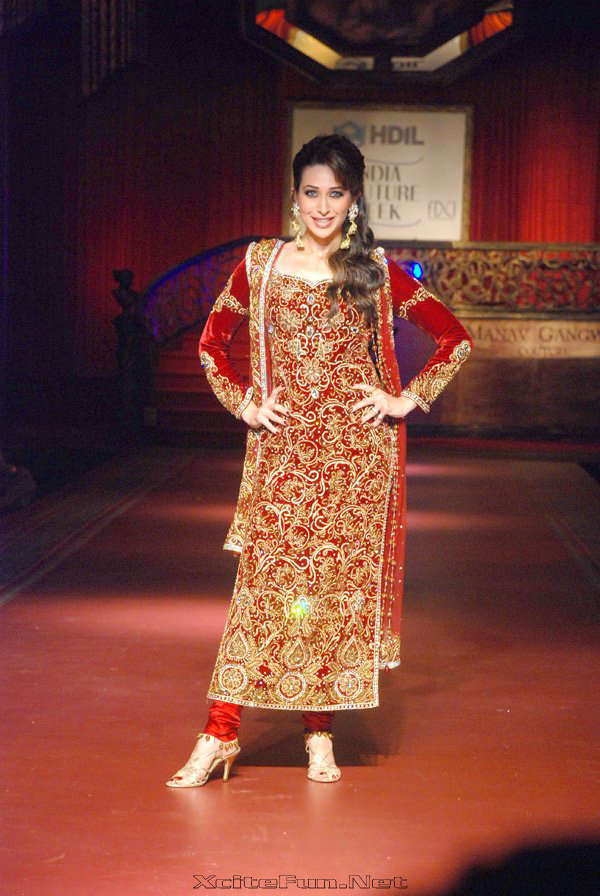 Karishma Kapoor In Red Hot Outfit  HDIL India Couture Week