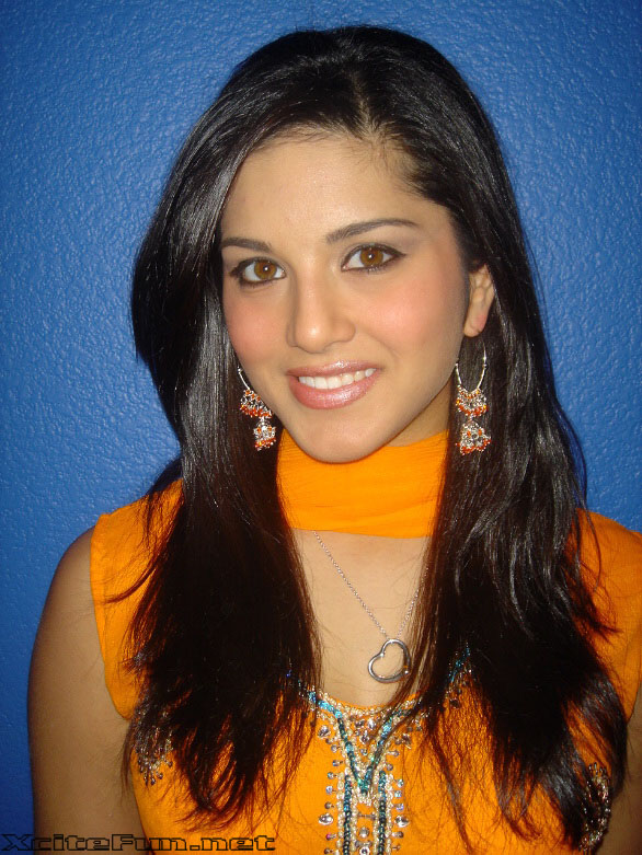 sunny leone. Sunny Leone: The Charismatic