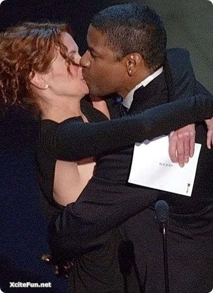 Celebrities  Kisses