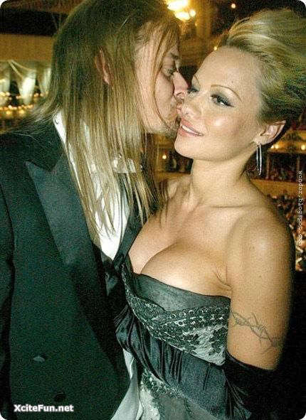 Celebrities  Kisses