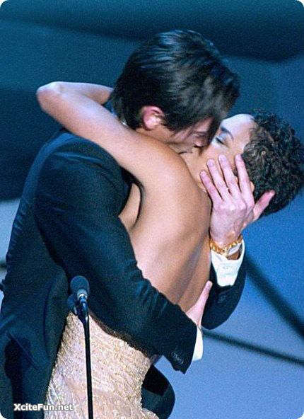 Celebrities  Kisses