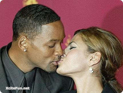 Celebrities  Kisses