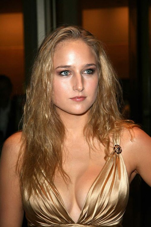 Leelee Sobieski