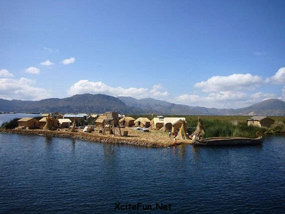 FULLY FUNCTIONING FLOATING ISLAND - PERU. 28821,xcitefun-floating-villages-2