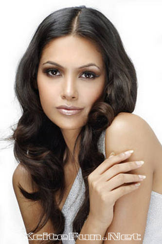 Esha Gupta Hot As Angelina Jolie Hot Shots