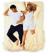 Couples Sleeping Positions Link To Relationship 32662,xcitefun-sleeping-loosely-tight-2