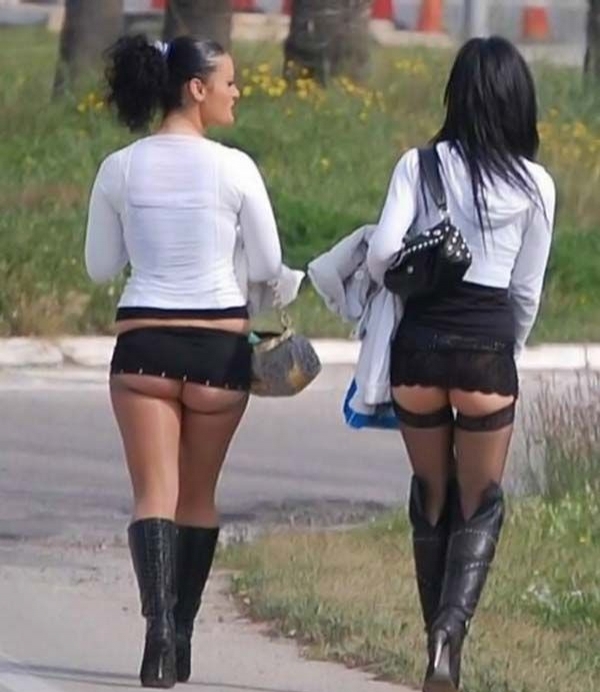 http://img.xcitefun.net/users/2009/03/37835,xcitefun-1798-too-short-mini-skirts.jpg