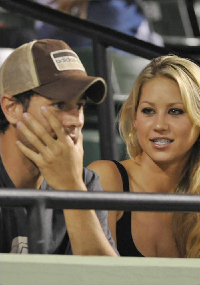 Anna Kournikova amp Enrique Caught Again