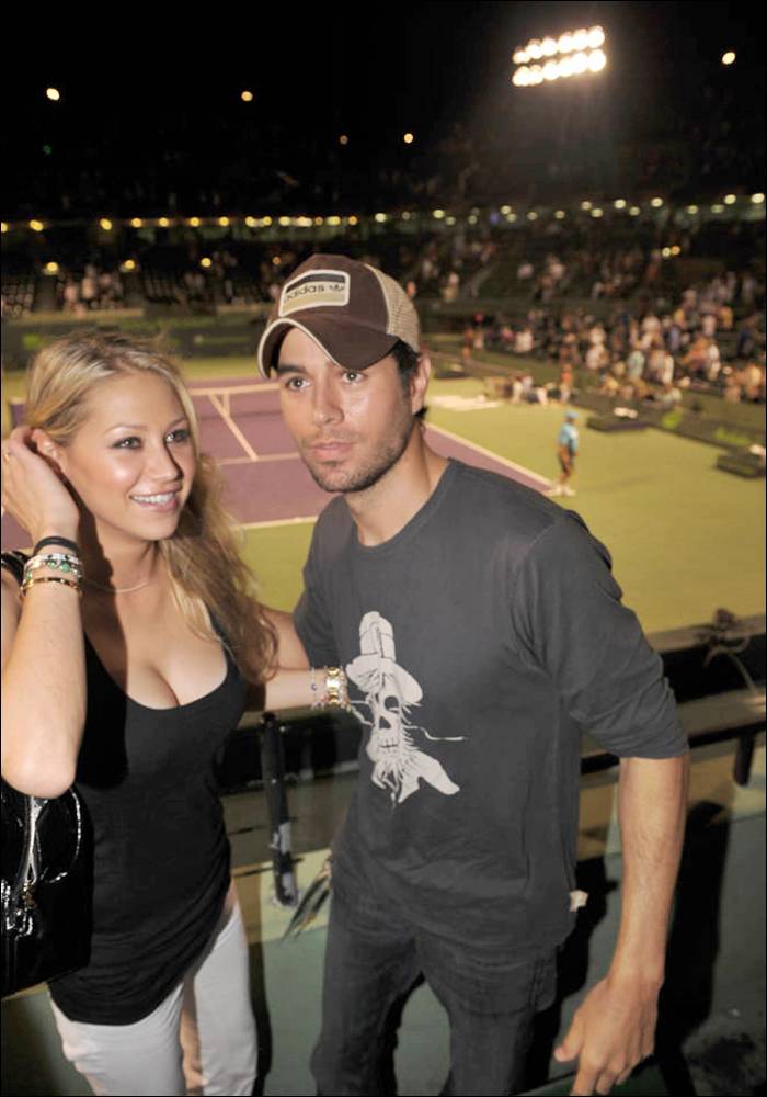 Anna Kournikova amp Enrique Caught Again