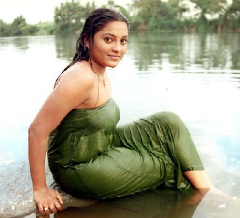 Wet and Sexy Indian Actresses - XciteFun.net