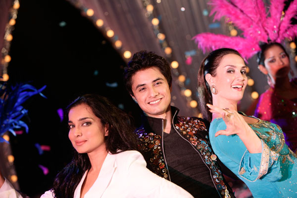 Ali Zafar  Amina Haq and Sonia Jehan TALKSHAWK Shooting