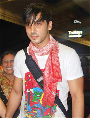 Bollywood Stars leave for IIFA 2009