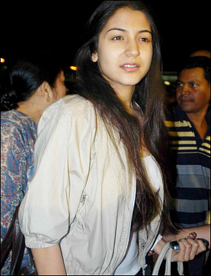 Bollywood Stars leave for IIFA 2009