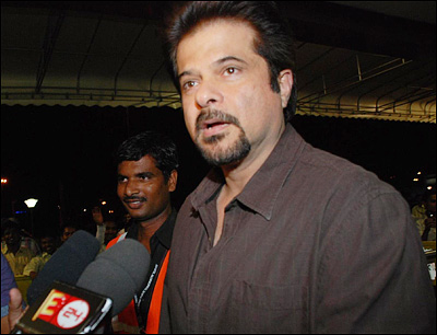 Bollywood Stars leave for IIFA 2009