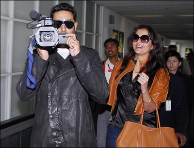 Bollywood Stars leave for IIFA 2009