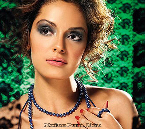 Shazahn Padamsee Petite and Pretty  Biography and Photo