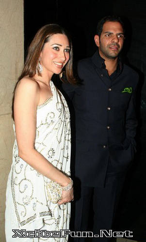 Bollywood Power Wives 119355,xcitefun power wife karishma kapoor Bollywood Power Wives gallery bollywood pictures