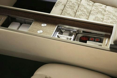 Mercedes Benz F700 Abu Dhabi