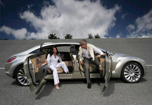 Mercedes Benz F700 Abu Dhabi