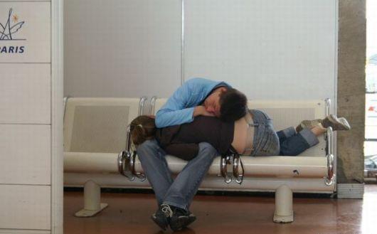 HOW PEOPLE SLEEP AT AIRPORT 