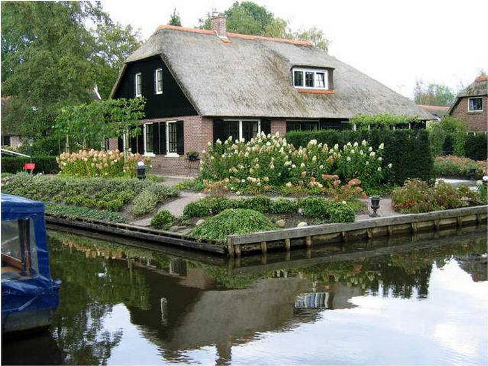 151353xcitefun giethoorn village 5 - Greenland or Dreamland - Its Netherlands