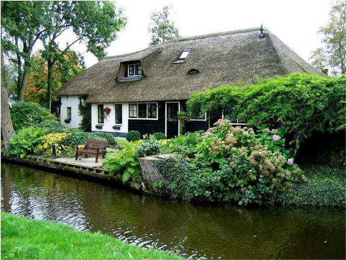 151354xcitefun giethoorn village 3 - Greenland or Dreamland - Its Netherlands