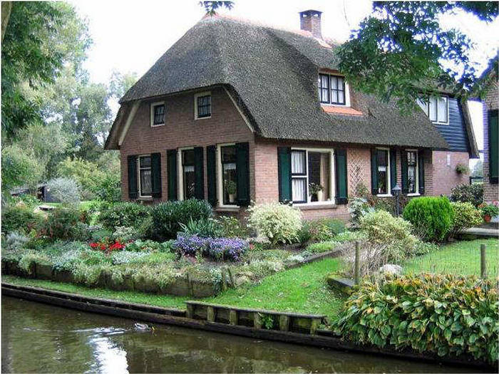 151358xcitefun giethoorn village 13 - Greenland or Dreamland - Its Netherlands