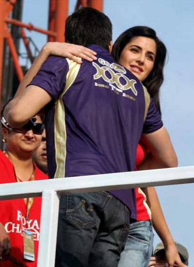 Katrina Hugs SRK - IPL 2010 155527,xcitefun-katrina-srk-ipl-2
