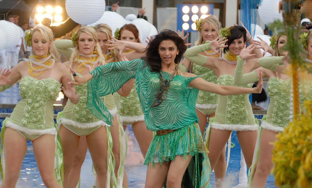 valentine's day http://img.xcitefun.net/users/2010/03/160051,xcitefun-deepika-padukune-hot-in-green-11.jpg