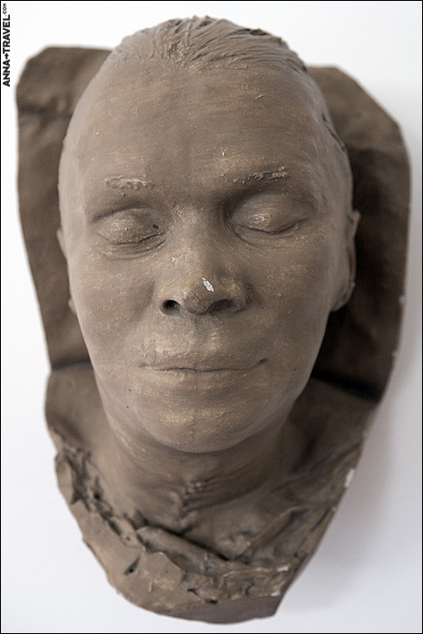 Death Masks of the Famous Soviet People