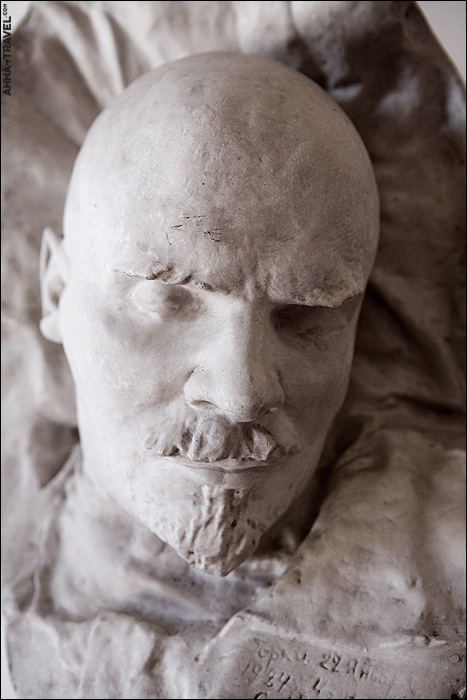 Death Masks of the Famous Soviet People