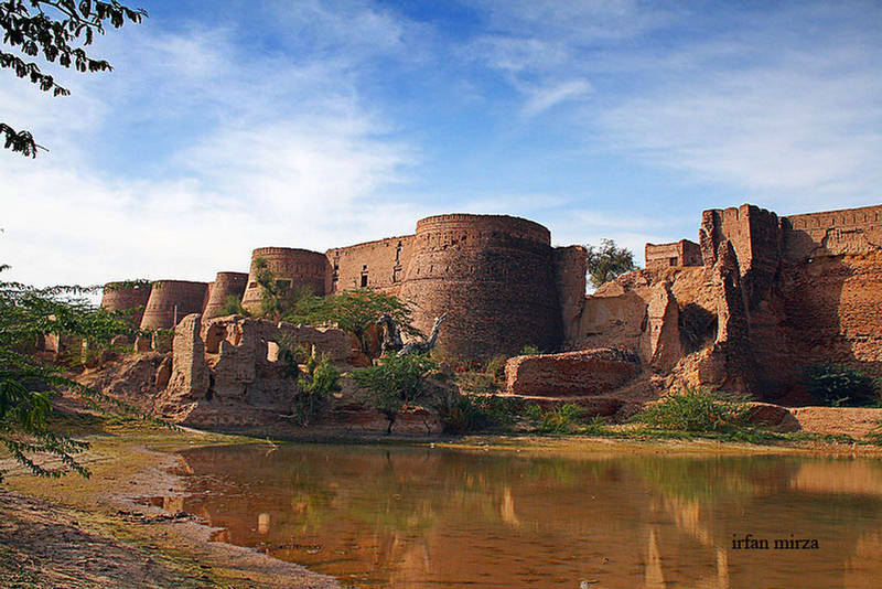 Derawar Fort - The Property of Royal Family - XciteFun.net