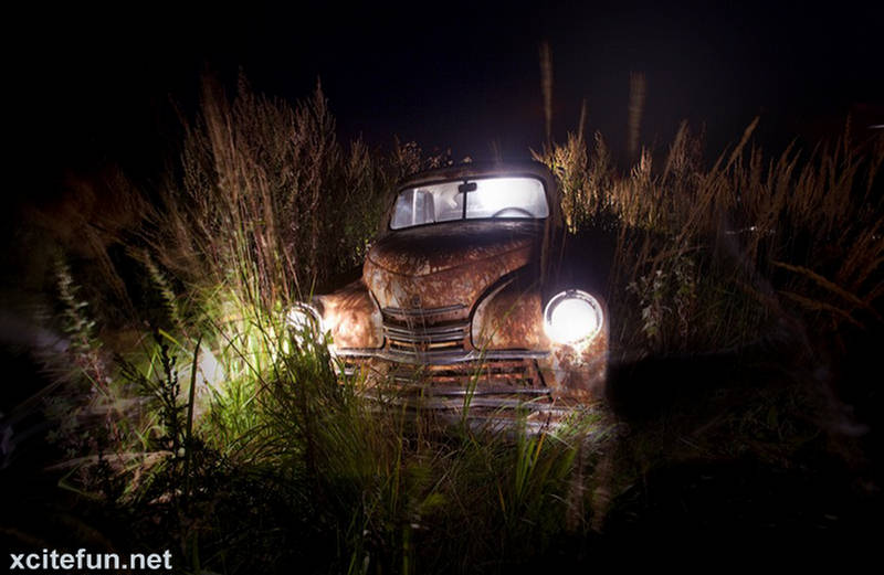 Haunted Museum - The Rusted Classic Cars - XciteFun.net