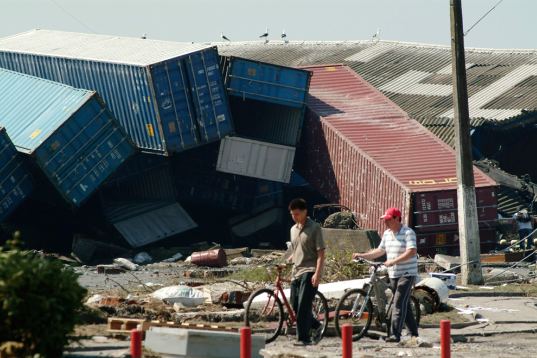 Destructive Chile Earthquake Change the Tilting of Earth