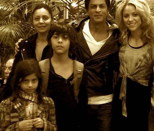 Shahrukh Khan Met Shakira  Mega Pictures