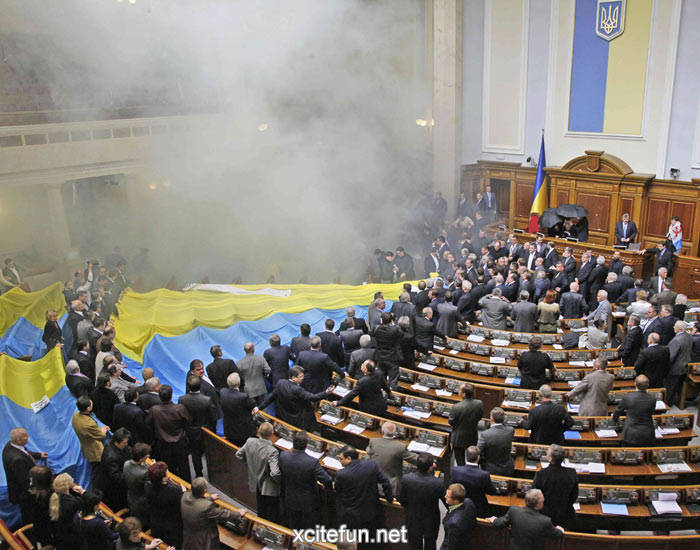 Parliament Fight Ukraine - XciteFun.net