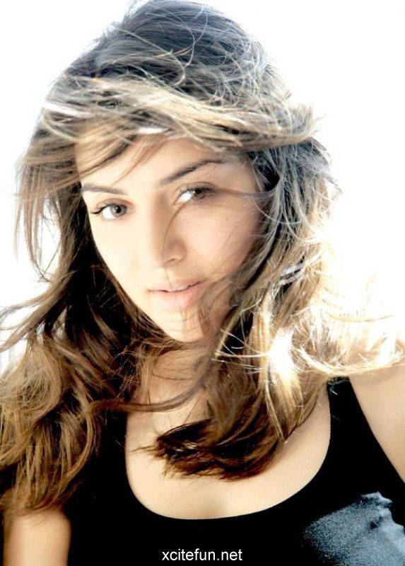 Hansika Motwani  Beautiful Bollywood Actress