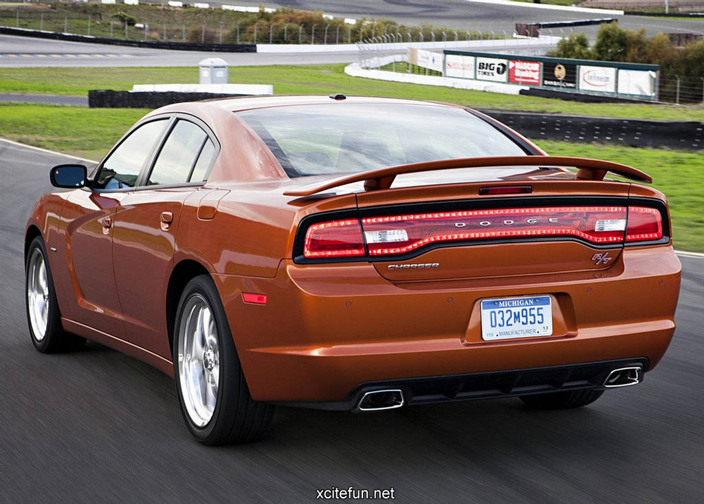 Dodge Charger 2011 Hot Car Wallpapers