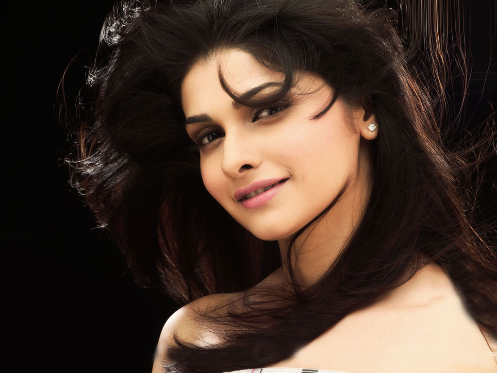 Prachi Desai Wallpapers  Cute Gujarati