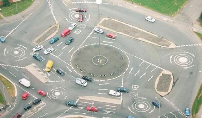 Strange Roundabout  Cant Pass At 1st Try