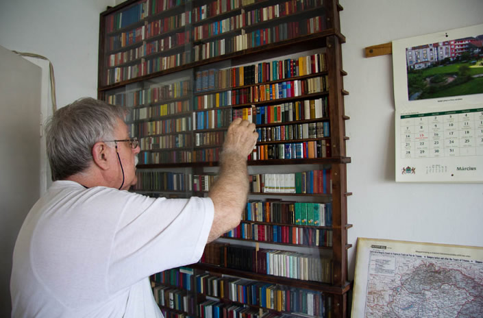 Worlds Smallest Library  Worlds Small Books