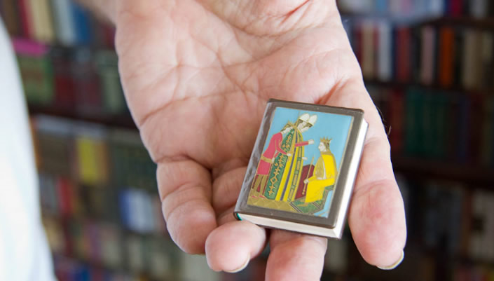 Worlds Smallest Library  Worlds Small Books