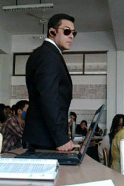 Bodyguard Movie  Sulman Khan with Kareena Kapoor