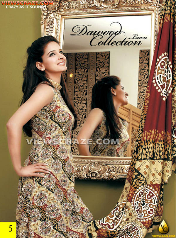 Saba Qamar  Dawood Premium Lawn