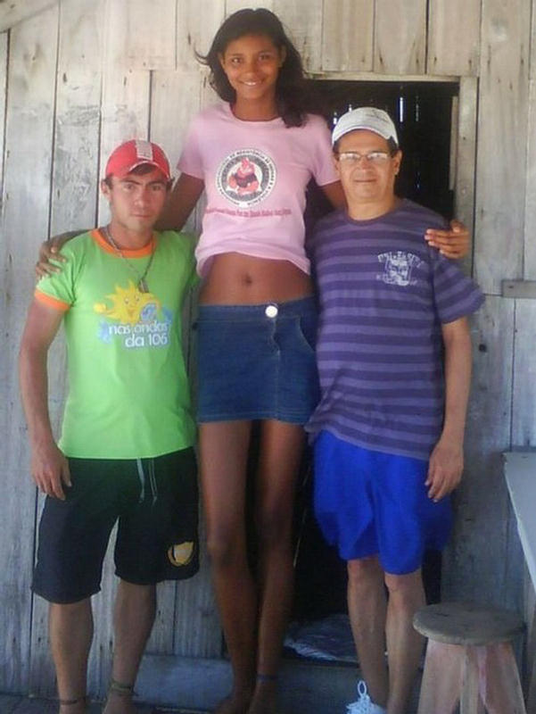 Elisany Silva  The Tallest Teen Girl in the World