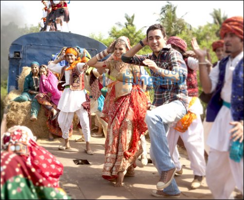 Mere Brother Ki Dulhan Title Song with Lyrics