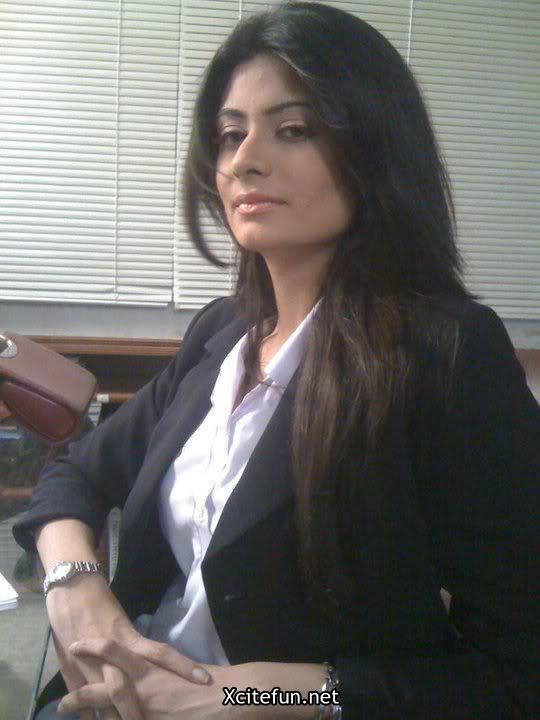 Paki Actress And Model Madiha Iftikhar